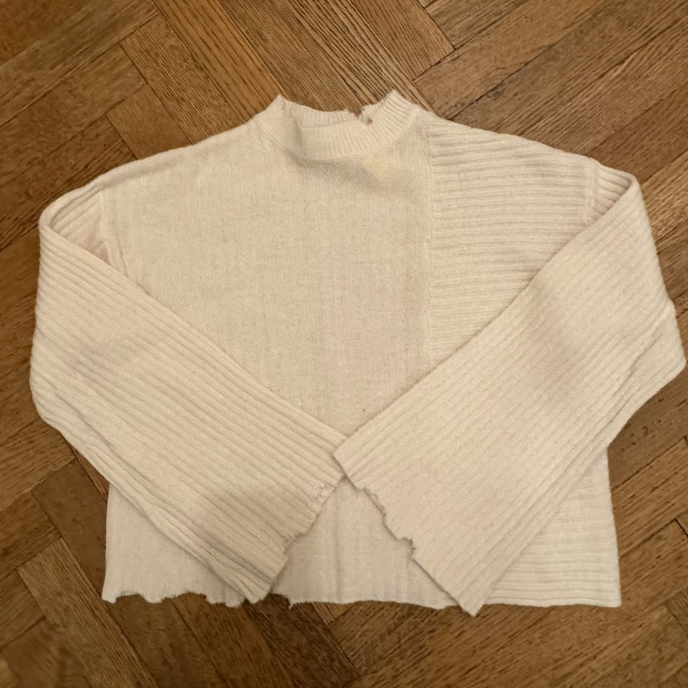 Range Crop Sweater